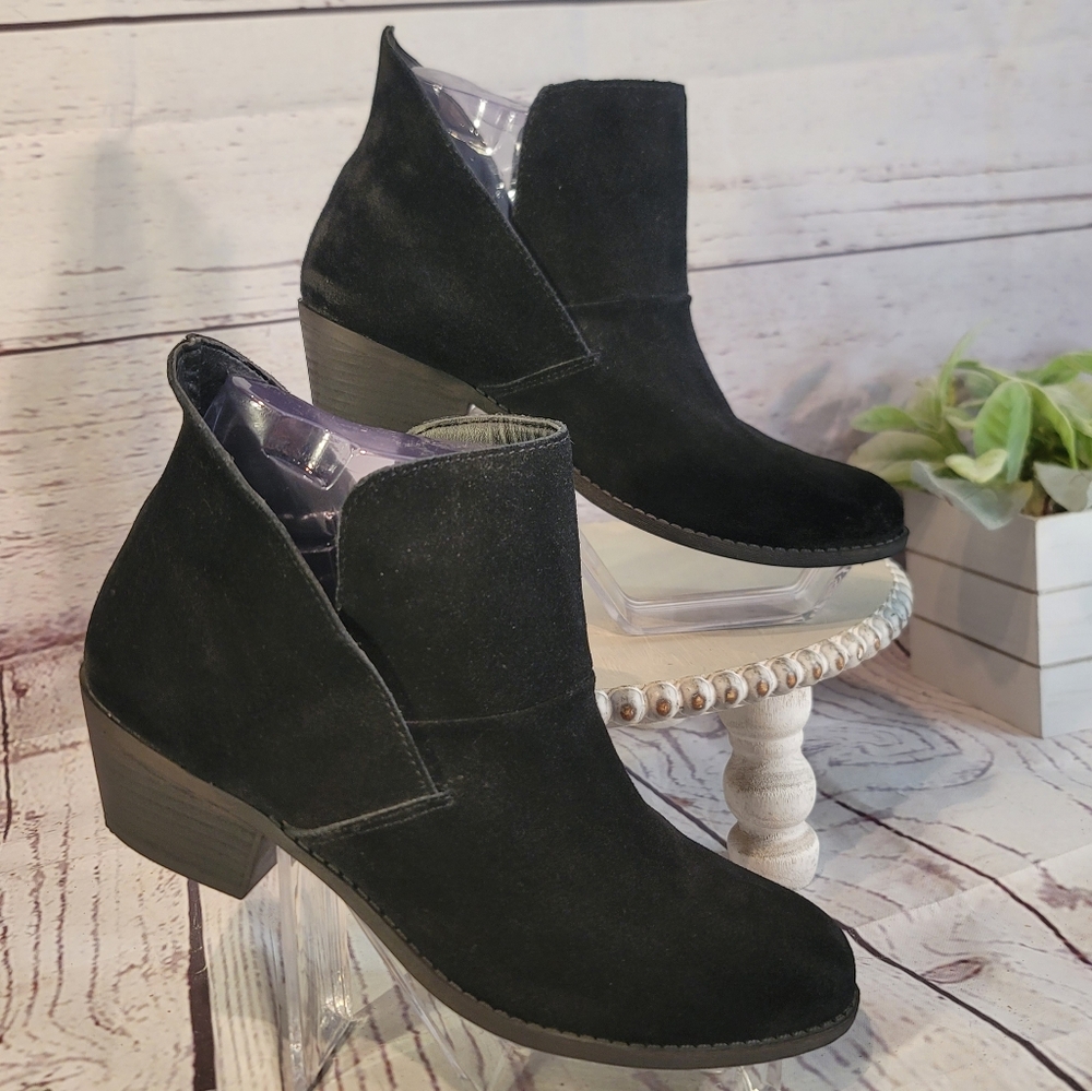 Ruff Hewn Eastern Women's Black Suede Ankle Boots Size 8.5M